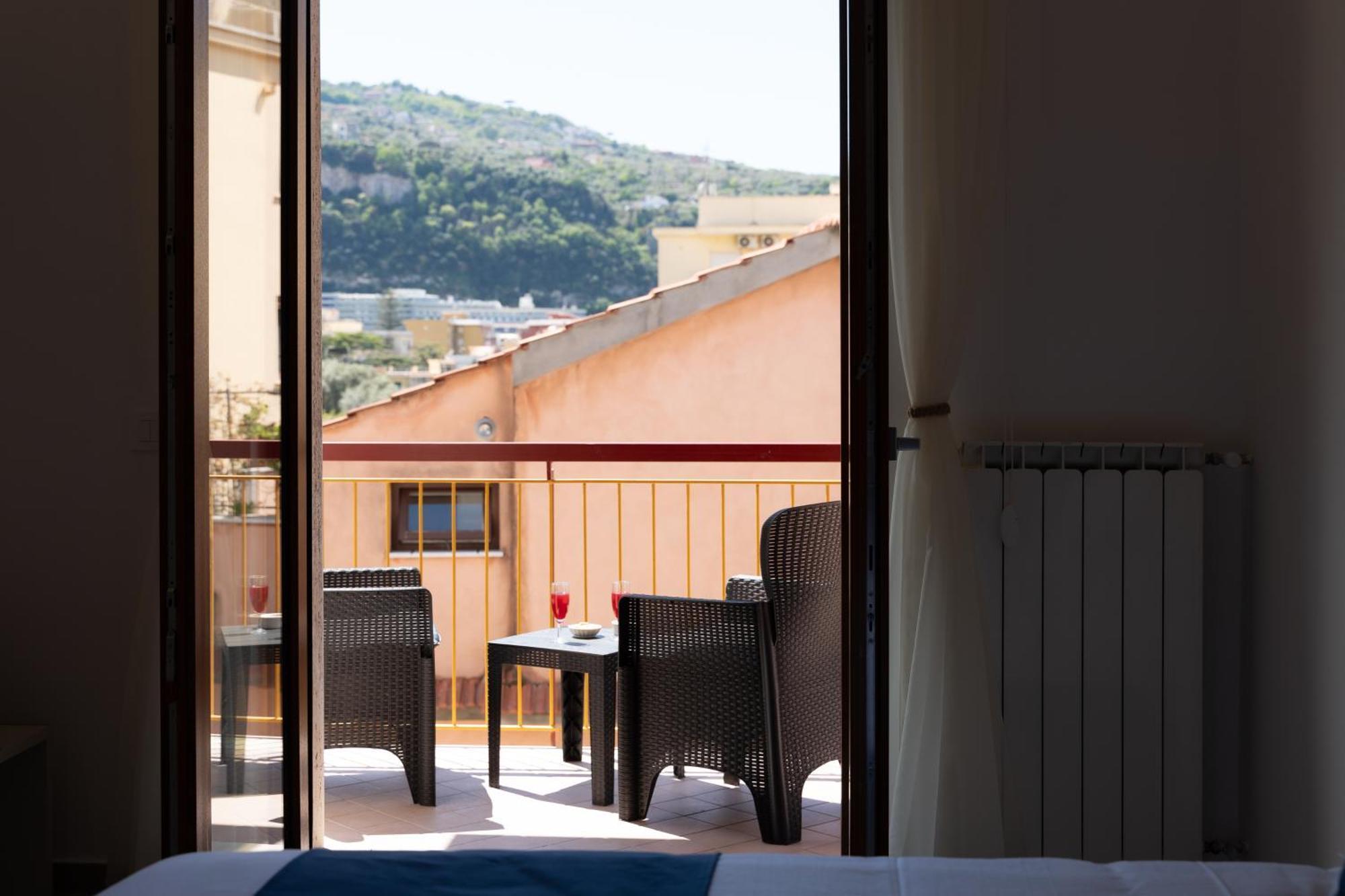 Mifra Suites Сорренто Экстерьер фото